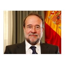 Carles Cruz Moratones, galardonado con la Gran Cruz de San Raimundo de Penyafort