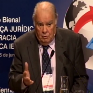 Conferencia plenaria: Dr. Enrique Iglesias García (Secretario General Iberoamericano, Uruguay)